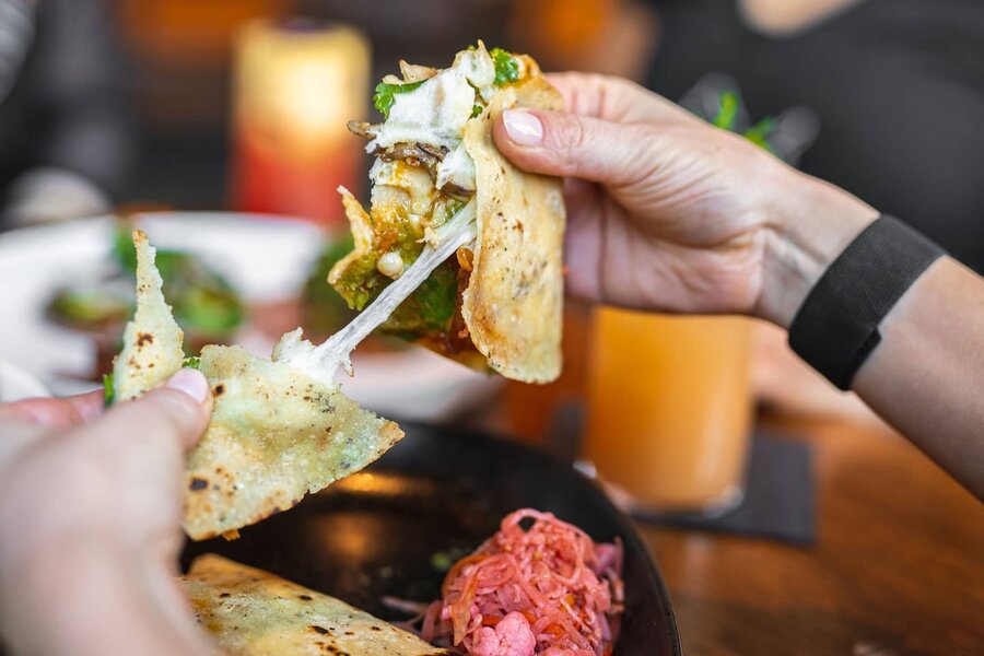 Мексиканский ресторан на просвещения